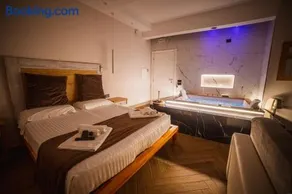 Suite Pizzo jacuzzi rooms - Image 4