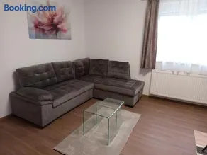 President Apartmanház - A kolbászfesztivál közvetlen közelében ! - Image 2