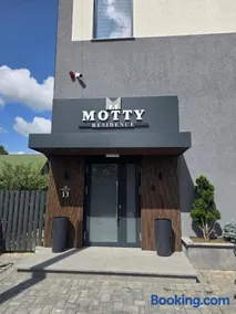 Motty Residence - Image 1