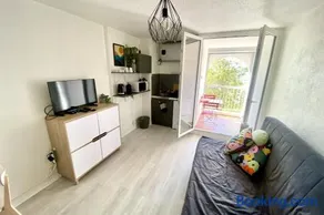 Apartment on the Port of Carnon - Image 3