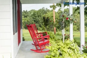 Grandma's Cottage at Garrison Farmstead near Columbia and Greensburg KY - Image 2