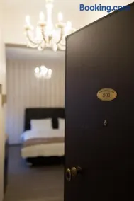 MARGARITA'S SUITES - Image 1