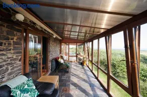 Brofallen - spacious holiday cottage with sea views and enclosed garden - Image 5