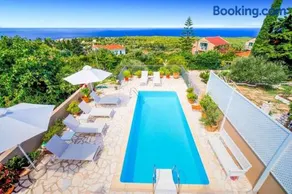 Joanna's Sunset Villa - Image 2