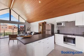 Swan River Apartment - Image 5