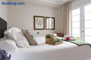 Sunny Sky Apartment - Image 1