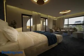 Twelve Hotel - Image 3