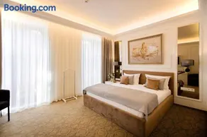 Bon Hotel - Image 3