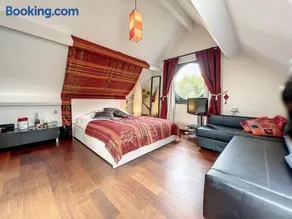 Suite de luxe avec espace salon et balnéo à la campagne - Image 3