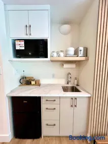 NEW Modern Oceanside Suite with King Bed, Water Views, Resort Pool & Hot Tub - Image 3