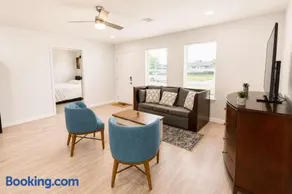 FIFA I 4BR Home I Backyard I Parking I Near NRG - Image 2