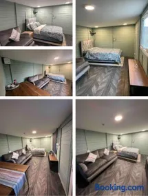 Cozy cabin independent ensuite - Image 5
