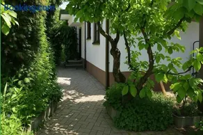 Mc Garry Apartments and Garden - Image 2
