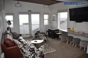 White Crystal Apartments - Image 4