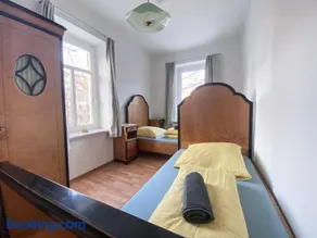 Stilvolle 2 Zimmer Wohnung mit Küche TV Waschmaschine - Image 3