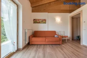 Apartamento apta para familias con barbacoa y jardín | Vistas al lago | Admite mascotas - Image 2