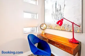 Gorgeous & Secluded 3BD 2BA Getaway by The Village at Meridian - Image 3