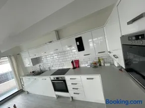1 Marine House - Image 5