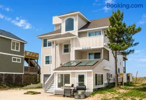 Pier House - Nags Head MP 17, Oceanfront, Indoor Pool, Hot Tub, Rooftop Deck, Pets OK - Image 1