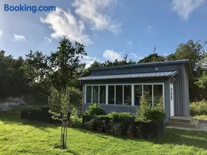 Mysig nybyggd stuga nära hav och natur - Image 1