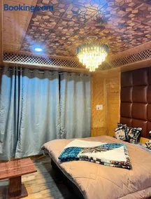 Snow and Saffron Hotel & Restaurant - Image 3