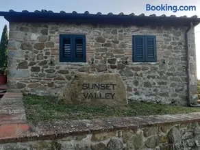 Sunset Valley - A Tuscan Experience - Image 2