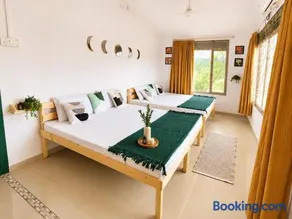 Lalaland Lakehouse - Private Lakefront Villa with Forest & Mountain views - Image 3