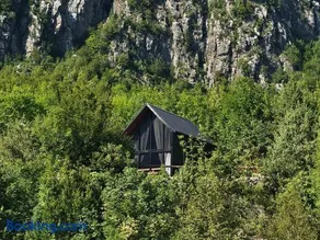 Sky Chalet - Image 2