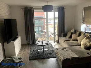 Lovely 1 bedroom top floor flat at Chocolate Quarter near city of Bath - Image 3