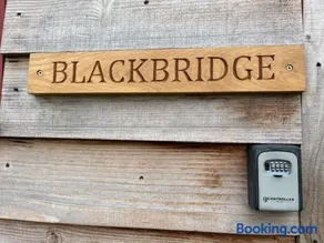 Black Bridge Cabin - Image 2