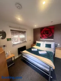 RL Guesthouse close BHX & NEC - Image 3