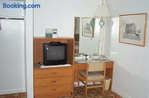 Johnstown Motel - Image 4