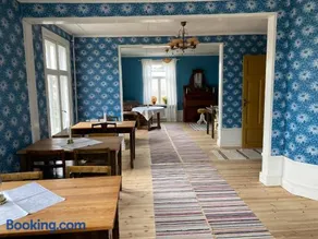 Strandgården Hoverberg. - Image 1
