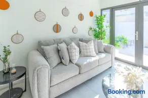 Rent a Charming Bedroom in Dorado del Mar - Image 4