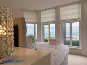 Sea Forever Oceanfront Home Perfectly Saltburn - Image 5