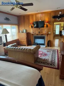 Tranquility Lake Home - Image 3