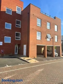 Ebbsfleet Executive Stay 2 Beds 2 Baths With FREE PARKINGS - Image 5