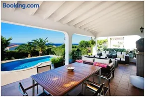 BINI CEL for 6 pax Heated Pool on request - Image 5