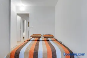 Spacious and comfortable apart with parking - Image 3