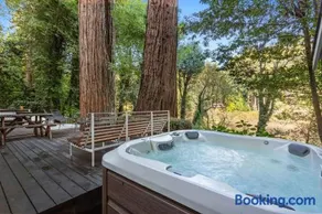 Cozy Riverfront Cabin with Dock Fire Pit & Dogs OK - Image 2