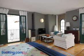 Competa Suites - Image 4