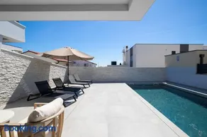 2-bedroom villa with Private Pool in Pula - Image 1