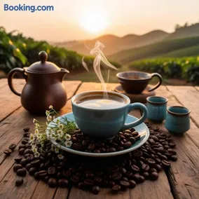 Sunday Morning at Savannahs - Image 2