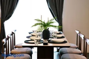 JUNGLIA House - Image 2