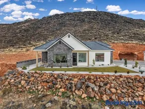 2BR Red Rock Retreat | Near Zion + Sand Hollow - Image 2