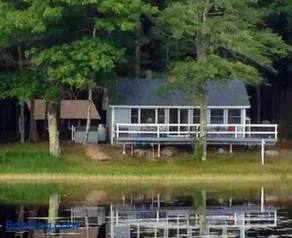 Idyllic Wooded Lakeside Retreat - Image 2