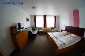 Hotel Werdumer Hof - Image 5