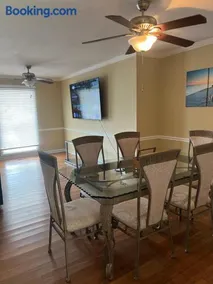 4-bedroom Duplex with AC and WiFi in Dalton GA - Image 3