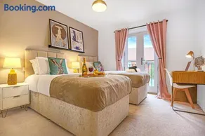 Middleton House • Sleeps 6 • Free Parking • Garden • Work Desk • Fast WiFi • Yoko Property - Image 5