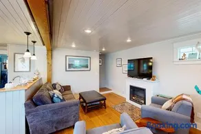 Rockaway Beach Bungalow - Image 2